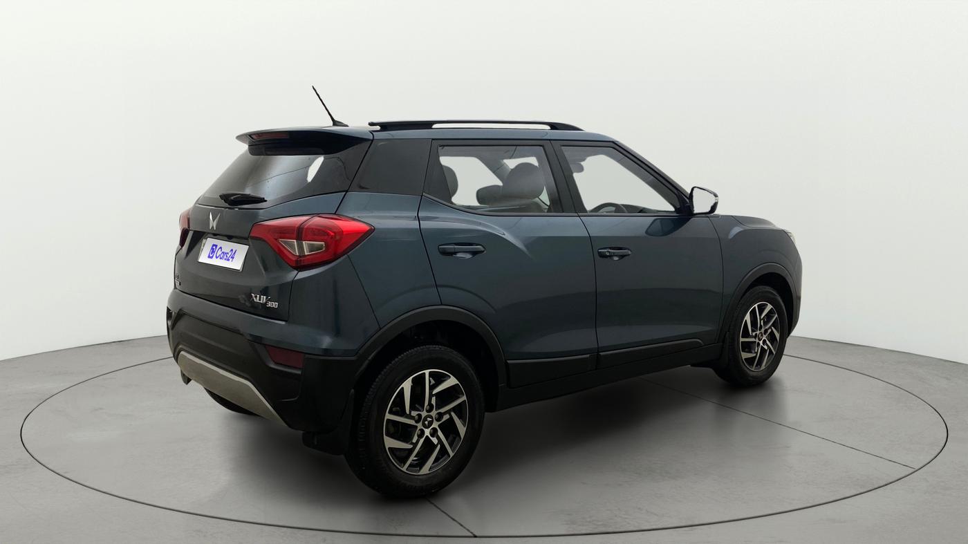 2024 Mahindra XUV300 W8 (O) 1.2 PETROL AMT, Petrol, Automatic, 15,125 km, Right Back Diagonal