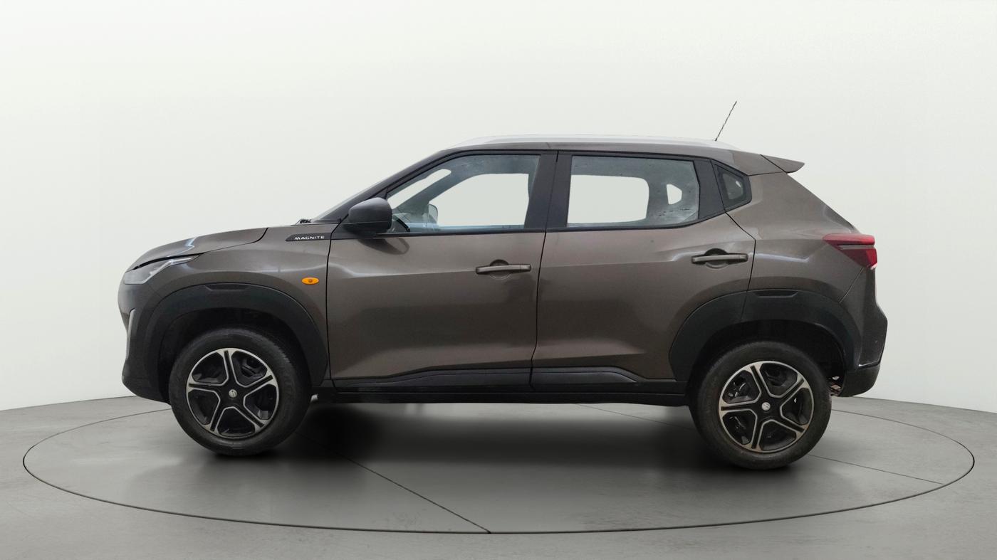 2023 Nissan MAGNITE XE, Petrol, Manual, 10,969 km, Left Side