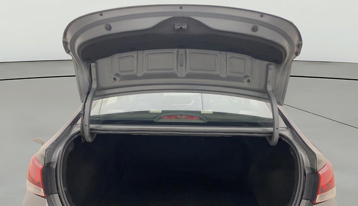 2019 Hyundai Verna 1.6 VTVT SX, Petrol, Manual, 1,03,405 km, Boot Door Open