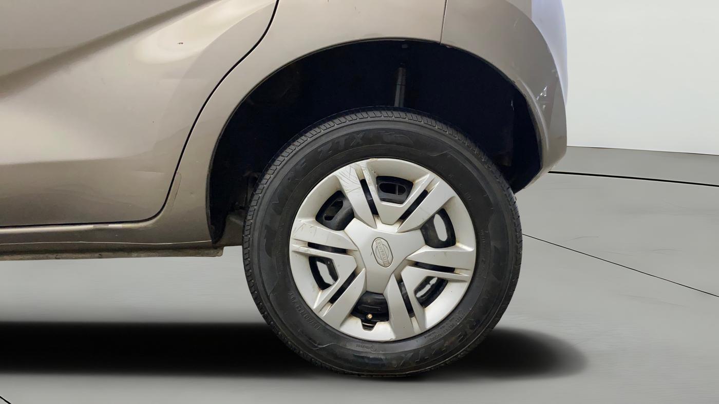 2017 Datsun Redi Go T (O), Petrol, Manual, 66,317 km, Left Rear Wheel