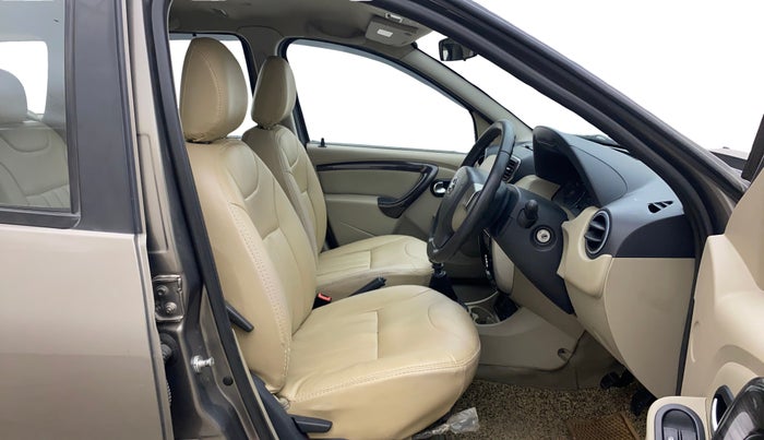 2015 Nissan Terrano XV D THP PREMIUM 110 PS, Diesel, Manual, 1,09,754 km, Right Side Front Door Cabin