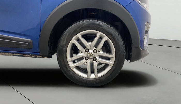 2021 Renault TRIBER RXZ DUAL TONE, Petrol, Manual, 25,482 km, Right Front Wheel