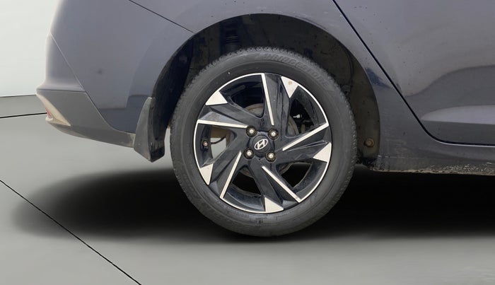 2022 Hyundai Verna SX (O) 1.5 VTVT IVT, Petrol, Automatic, 43,765 km, Right Rear Wheel