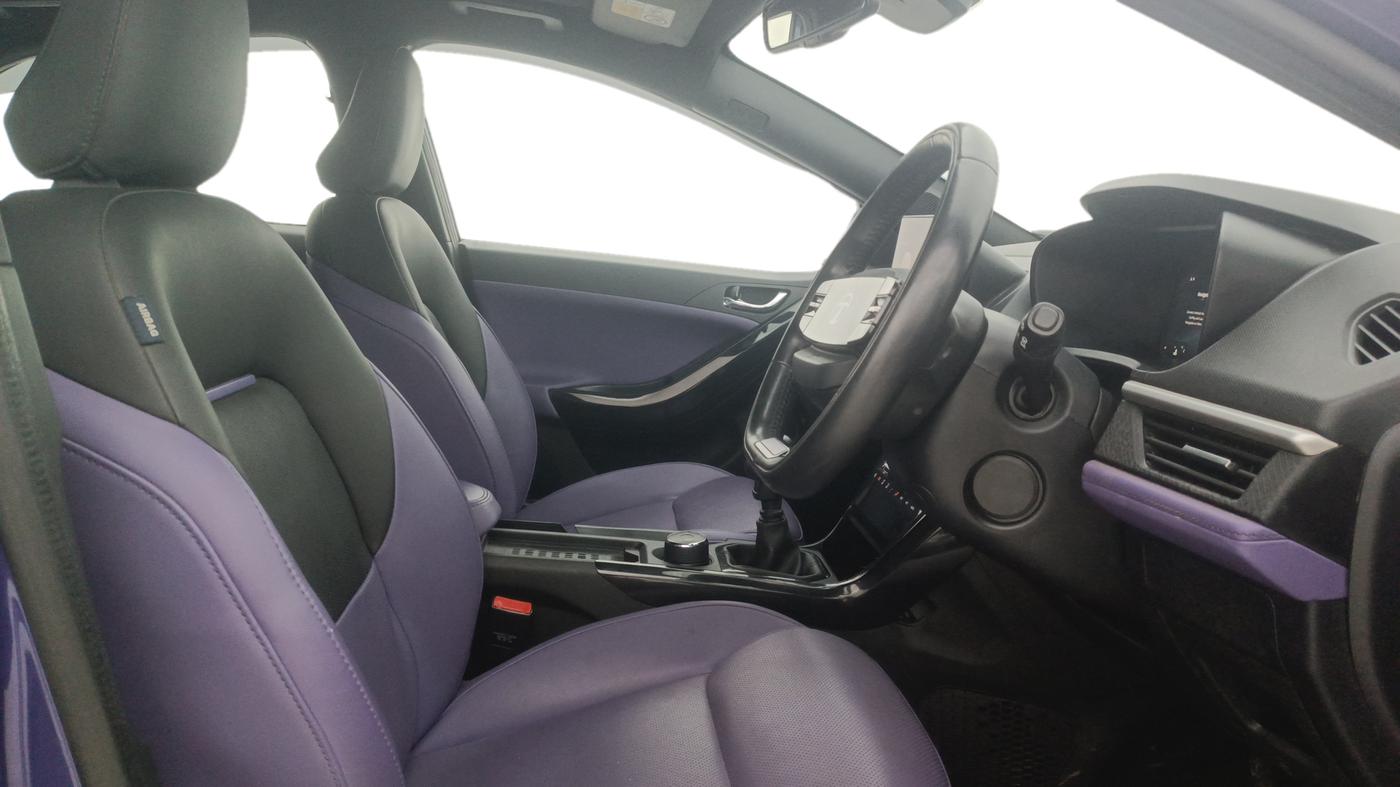 2023 Tata NEXON FEARLESS PURPLE + SUNROOF DUAL TONE 1.2 PETROL, Petrol, Manual, 25,480 km, Right Side Front Door Cabin