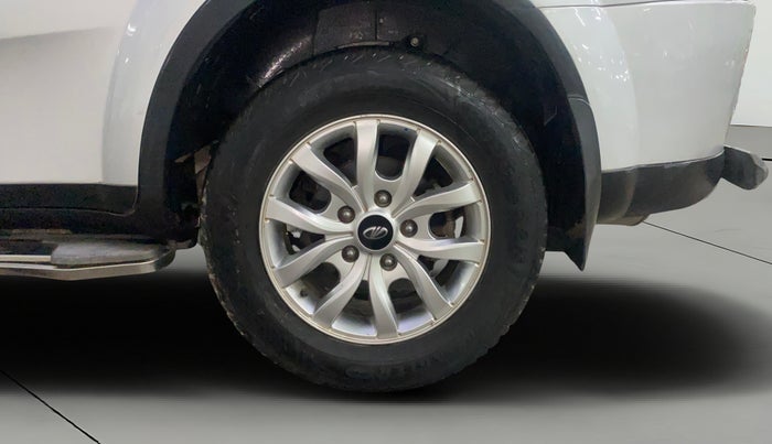 2018 Mahindra XUV500 W9 AT, Diesel, Automatic, 88,814 km, Left Rear Wheel