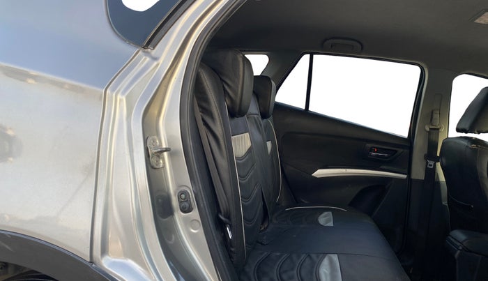 2015 Maruti S Cross ZETA 1.3, Diesel, Manual, 1,06,061 km, Right Side Rear Door Cabin