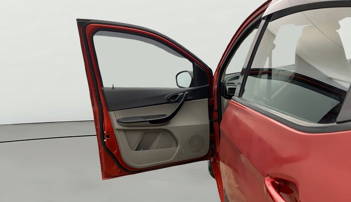 2016 Tata Tiago XT PETROL, Petrol, Manual, 67,045 km, LHS Front Door