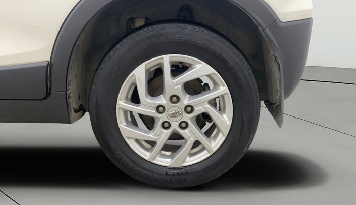 2022 Mahindra XUV300 W8 1.5 DIESEL, Diesel, Manual, 57,742 km, Left Rear Wheel