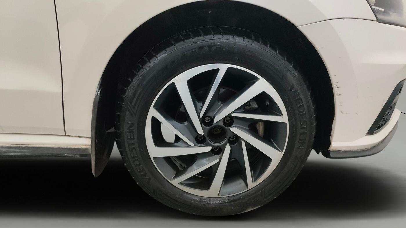 2021 Volkswagen Polo COMFORTLINE 1.0L TSI AT, Petrol, Automatic, 32,487 km, Right Front Wheel