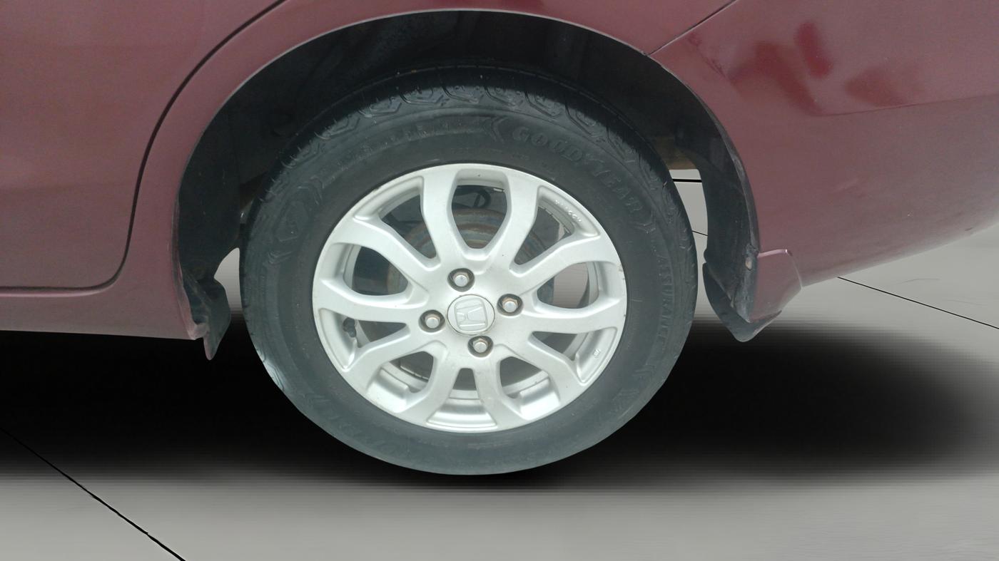 2014 Honda Amaze 1.2L I-VTEC VX, Petrol, Manual, 1,22,664 km, Left Rear Wheel