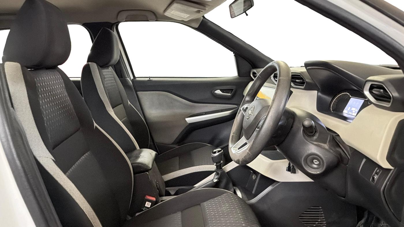 2022 Nissan MAGNITE XL, Petrol, Manual, 28,339 km, Right Side Front Door Cabin
