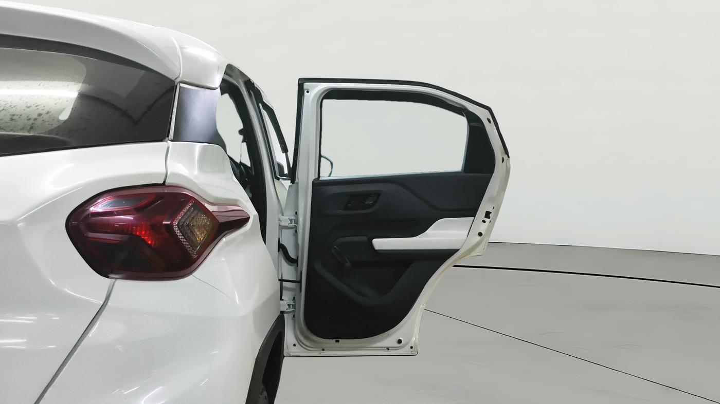 2025 Tata PUNCH PURE MT CNG, CNG, Manual, 29,502 km, RHS Rear Door
