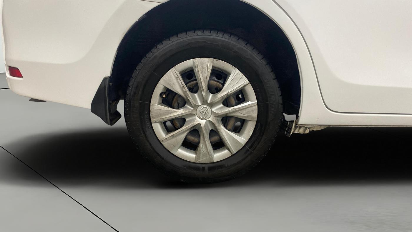 2015 Toyota Corolla Altis J DIESEL, Diesel, Manual, 1,05,565 km, Right Rear Wheel
