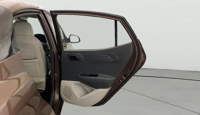 2022 Hyundai AURA S 1.2 CNG, CNG, Manual, 77,888 km, RHS Rear Door