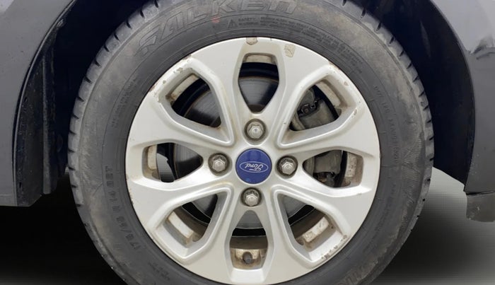 2017 Ford New Figo TITANIUM 1.2 PETROL MT, Petrol, Manual, 73,881 km, Right Front Wheel