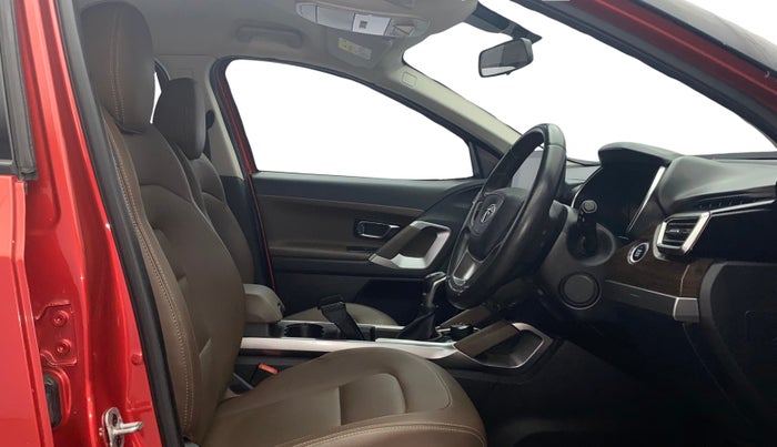 2020 Tata Harrier XZA 2.0L, Diesel, Automatic, 96,405 km, Right Side Front Door Cabin