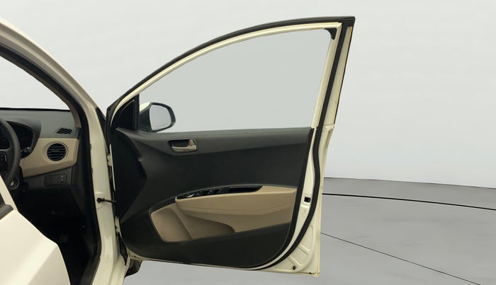 2015 Hyundai Xcent S 1.2, Petrol, Manual, 83,466 km, RHS Front Door