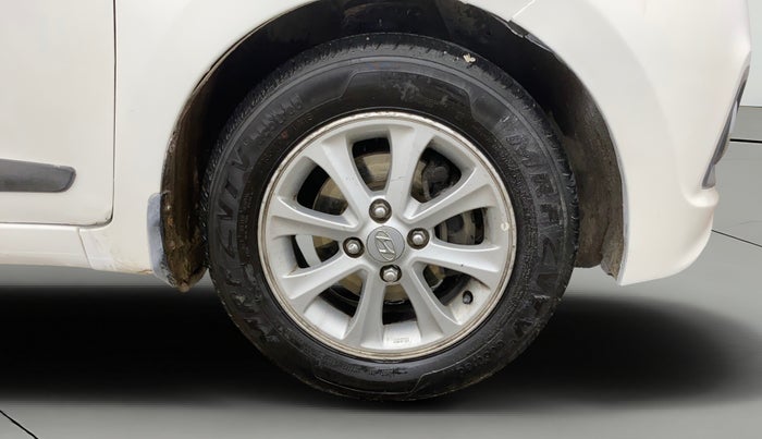 2014 Hyundai Grand i10 ASTA AT 1.2 KAPPA VTVT, CNG, Automatic, 95,515 km, Right Front Wheel