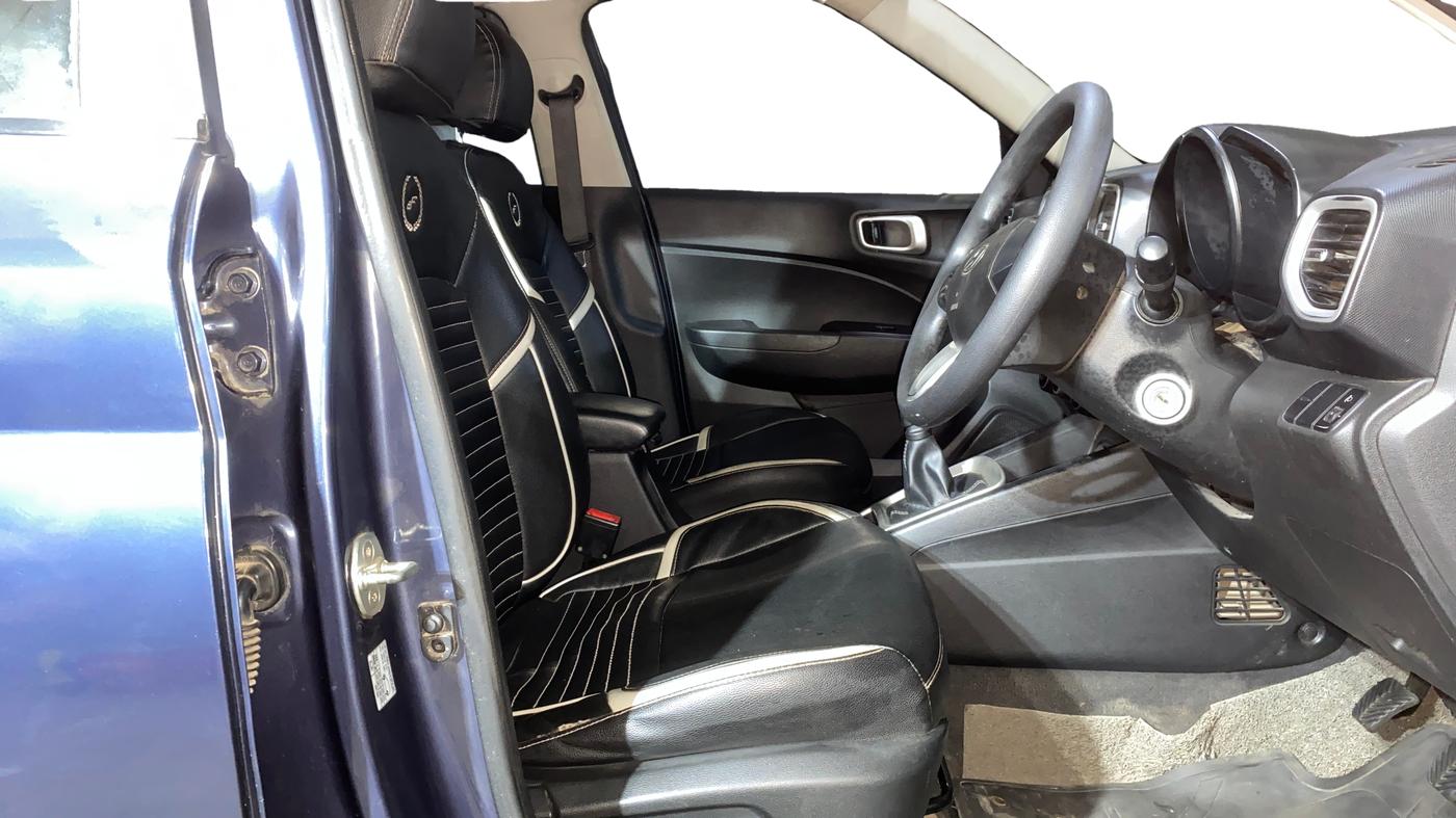 2020 Hyundai VENUE S 1.2, Petrol, Manual, 54,006 km, Right Side Front Door Cabin