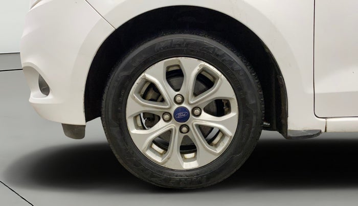 2016 Ford New Figo TITANIUM 1.2 PETROL MT, Petrol, Manual, 56,758 km, Left Front Wheel
