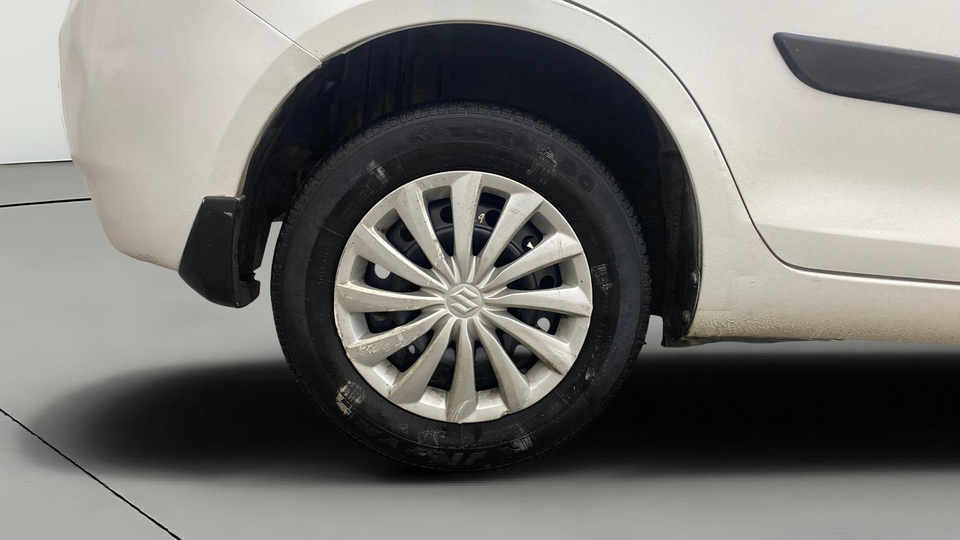 2015 Maruti Swift Dzire VXI, Petrol, Manual, 52,374 km, Right Rear Wheel
