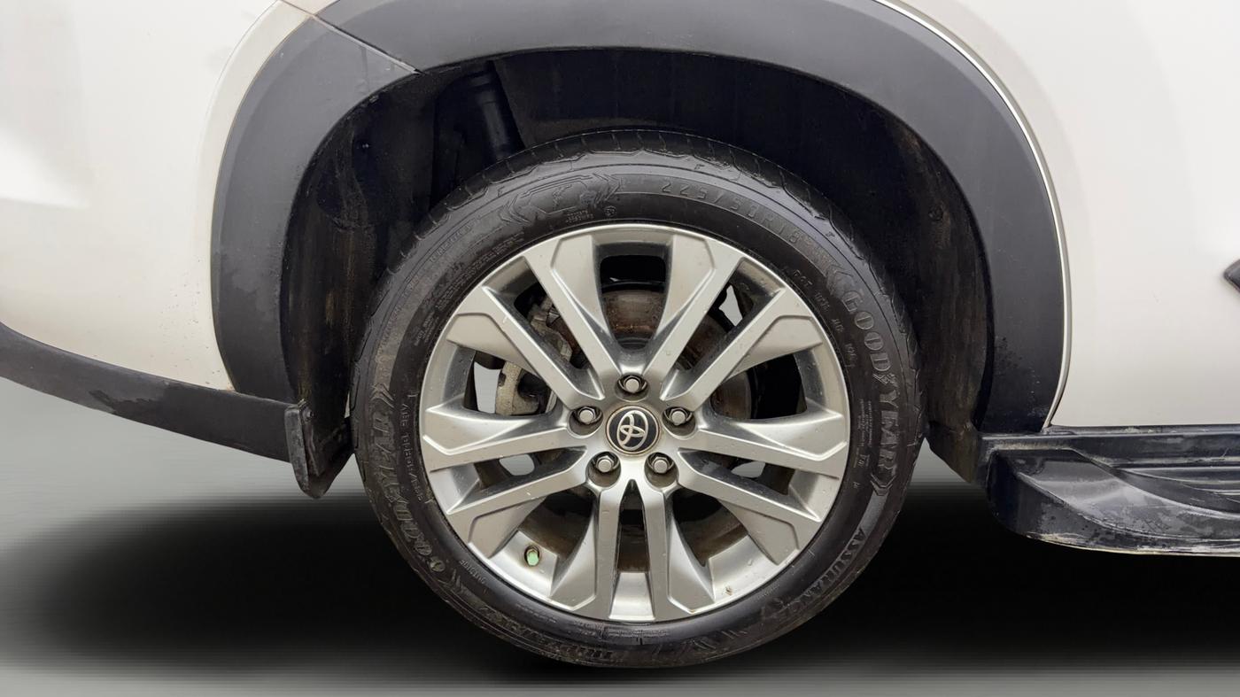 2024 Toyota INNOVA HYCROSS ZX HYBRID 7 STR, Hybrid, Automatic, 24,109 km, Right Rear Wheel
