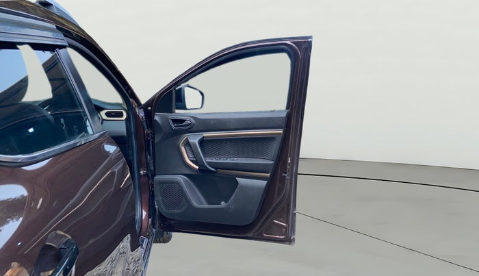 2022 Renault Kiger RXT MT, CNG, Manual, 43,687 km, RHS Front Door