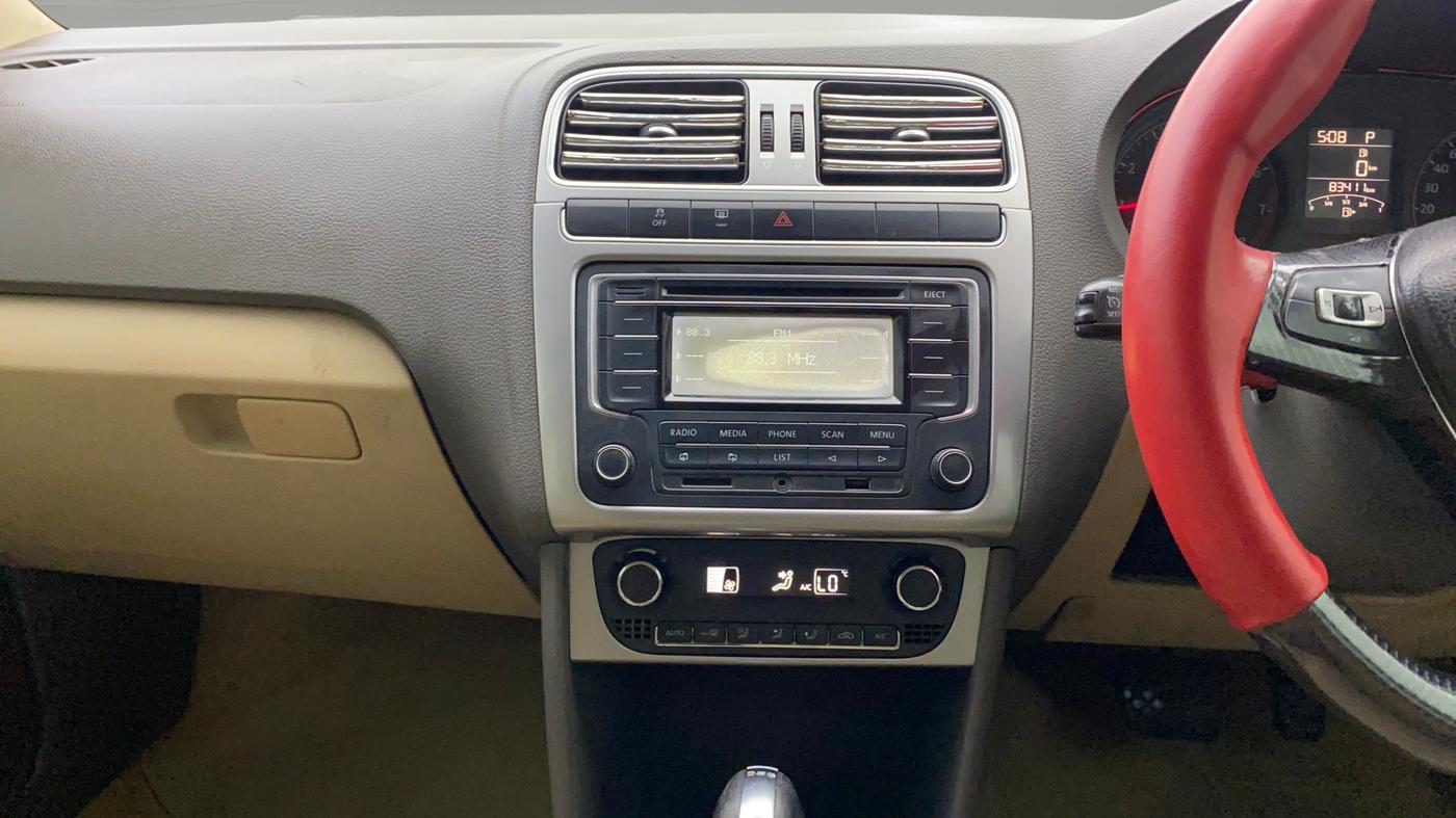 2015 Volkswagen Vento HIGHLINE PETROL AT, Petrol, Automatic, 83,539 km, Air Conditioner