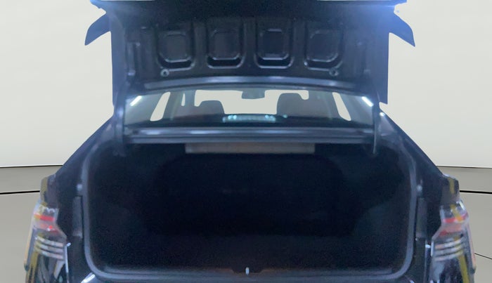 2025 Hyundai Verna  SX 1.5 MPI IVT, Petrol, Automatic, 10,992 km, Boot Open Zoomed View