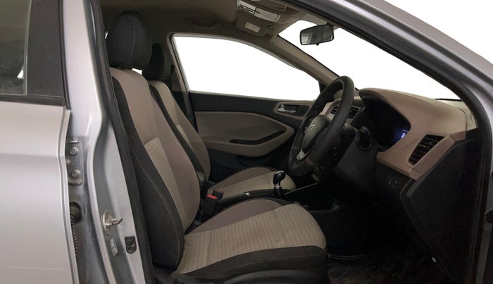 2020 Hyundai Elite i20 ASTA 1.2 (O), Petrol, Manual, 82,054 km, Right Side Front Door Cabin