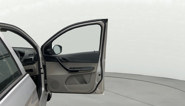 2018 Tata Tiago XT PETROL, Petrol, Manual, 50,839 km, RHS Front Door