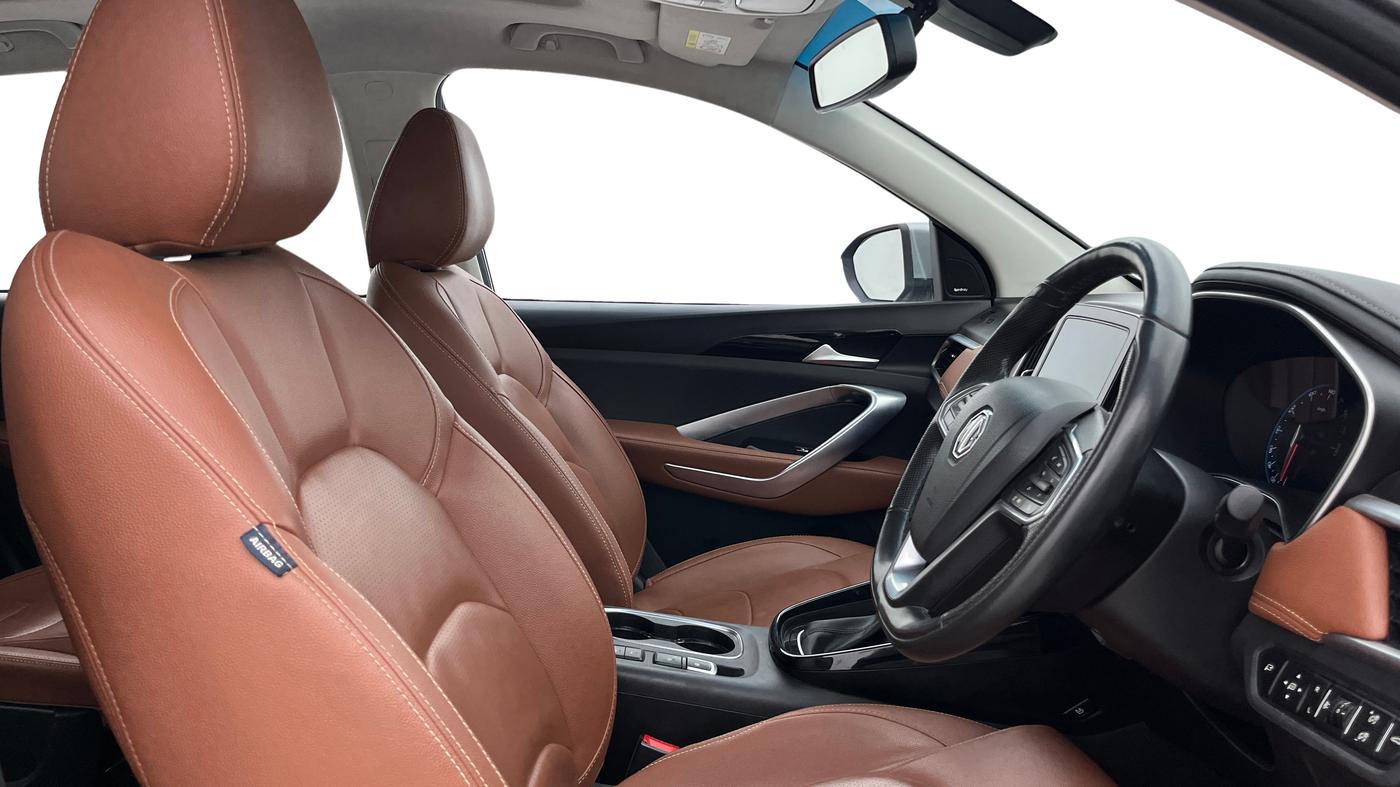 2022 MG HECTOR PLUS SHARP 1.5 PETROL TURBO CVT 6-STR, CNG, Automatic, 47,825 km, Right Side Front Door Cabin