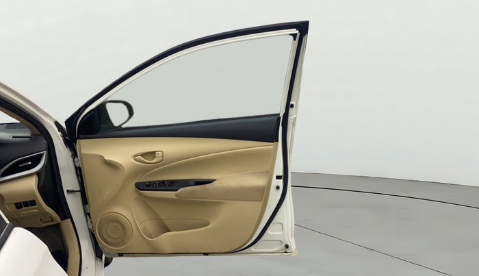 2020 Toyota YARIS J MT, Petrol, Manual, 49,011 km, RHS Front Door