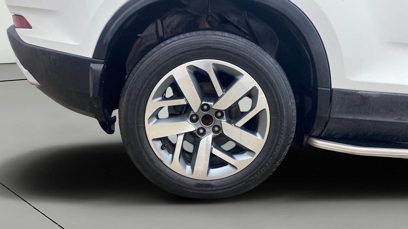 2023 Tata Safari XZA PLUS O 6STR, Diesel, Automatic, 1,11,940 km, Right Rear Wheel