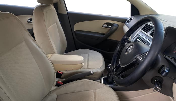 2015 Volkswagen Vento HIGHLINE DIESEL 1.5, Diesel, Manual, 1,09,637 km, Right Side Front Door Cabin