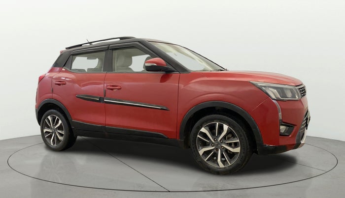 2020 Mahindra XUV300 W8 1.5 DIESEL, Diesel, Manual, 91,617 km, Right Front Diagonal