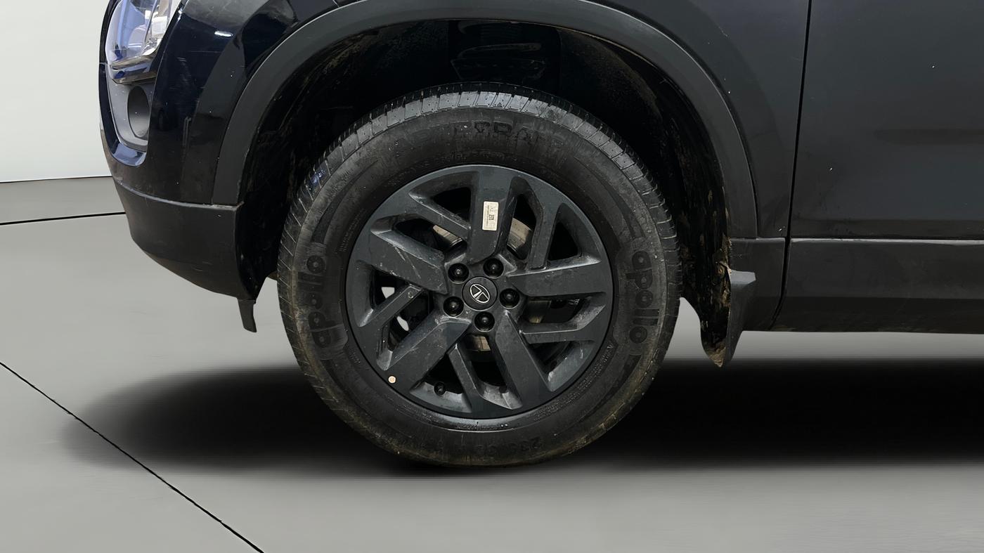 2023 Tata Harrier XT PLUS 2.0L KRYOTEC DARK EDITON, Diesel, Manual, 35,423 km, Left Front Wheel