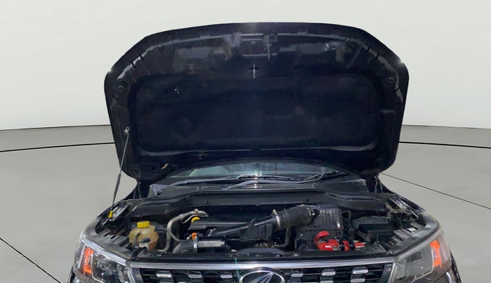 2022 Mahindra XUV300 W8 1.2 PETROL, Petrol, Manual, 41,305 km, Open Bonet