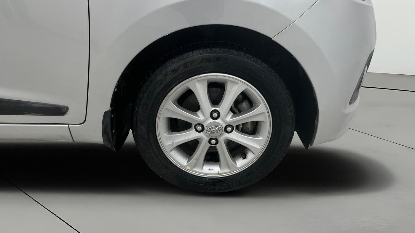 2015 Hyundai Grand i10 ASTA AT 1.2 KAPPA VTVT, Petrol, Automatic, 78,909 km, Right Front Wheel
