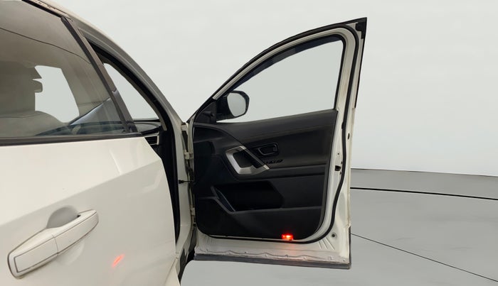 2020 Tata Harrier XM 2.0L KRYOTEC, Diesel, Manual, 95,754 km, RHS Front Door
