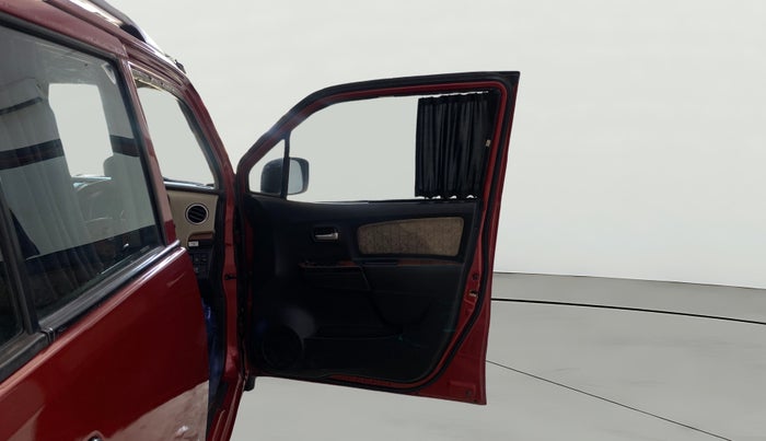 2017 Maruti Wagon R 1.0 VXI AMT, CNG, Automatic, 83,396 km, RHS Front Door