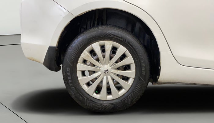 2015 Maruti Swift Dzire VXI, Petrol, Manual, 70,934 km, Right Rear Wheel