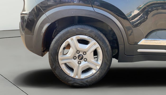 2021 KIA SONET HTX 1.5, Diesel, Manual, 42,963 km, Right Rear Wheel