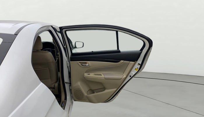 2017 Maruti Ciaz ZETA 1.4  MT PETROL, Petrol, Manual, 1,01,901 km, RHS Rear Door