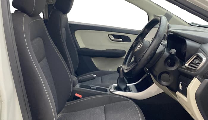 2021 Tata ALTROZ XZ DIESEL, Diesel, Manual, 66,660 km, Right Side Front Door Cabin