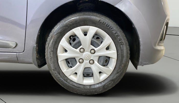 2016 Hyundai Grand i10 MAGNA 1.2 KAPPA VTVT, Petrol, Manual, 17,104 km, Right Front Wheel