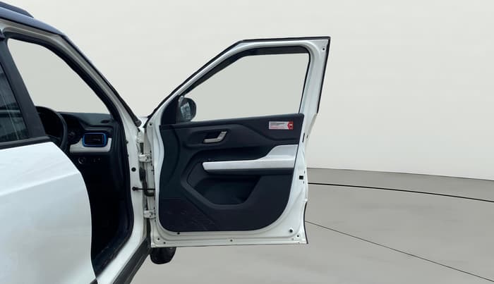 2023 Tata PUNCH Creative Dual Tone AMT Sunroof , Petrol, Automatic, 11,436 km, RHS Front Door