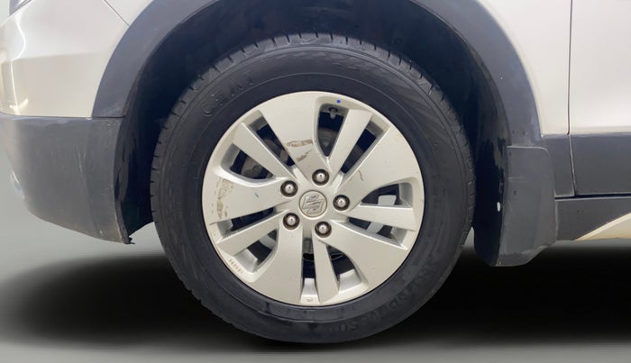 2015 Maruti S Cross ZETA 1.6, Diesel, Manual, 1,24,371 km, Left Front Wheel