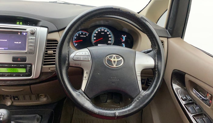 2015 Toyota Innova 2.5 VX 7 STR, Diesel, Manual, 94,717 km, Steering Wheel Close Up