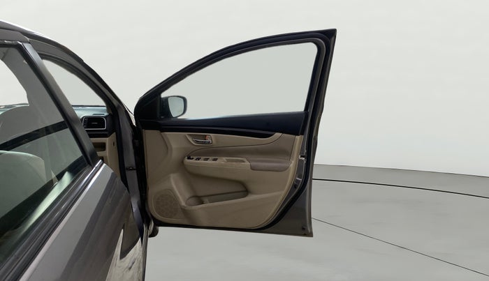 2016 Maruti Ciaz ZXI, Petrol, Manual, 50,963 km, RHS Front Door